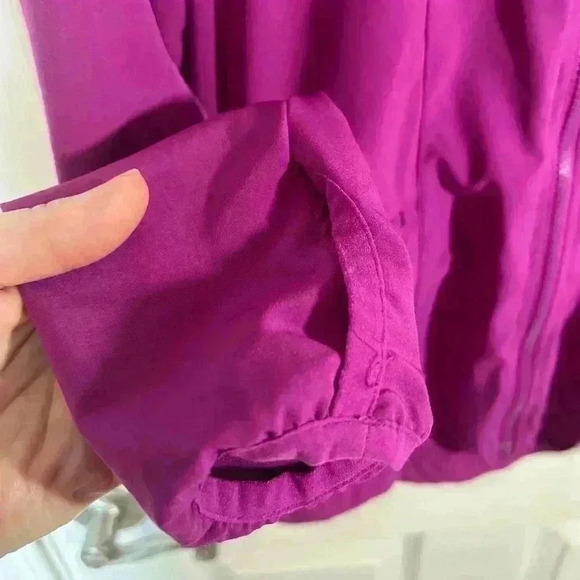 Fabletics Ninety Six Windbreaker. Size 4, XS Fuchsia. Minor pilling. - Picture 3 of 11